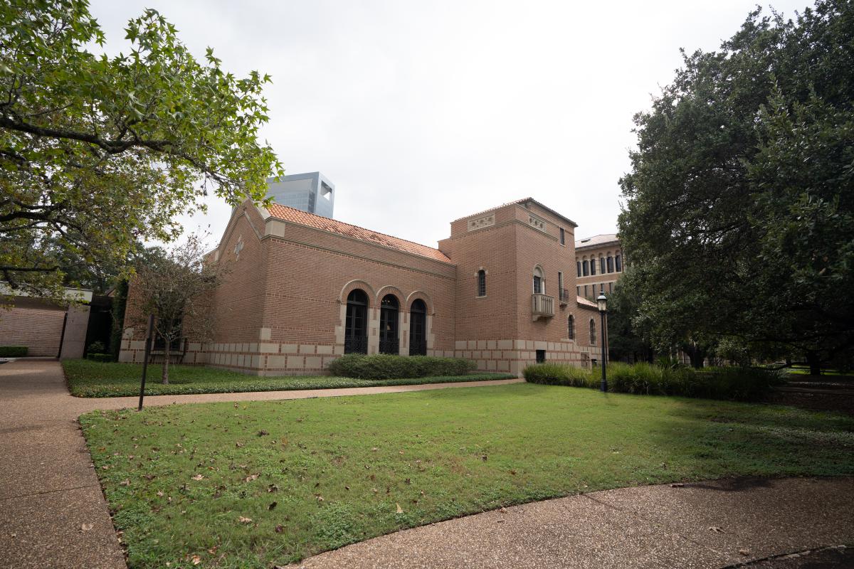 Picture of Cohen House taken from the courtyard